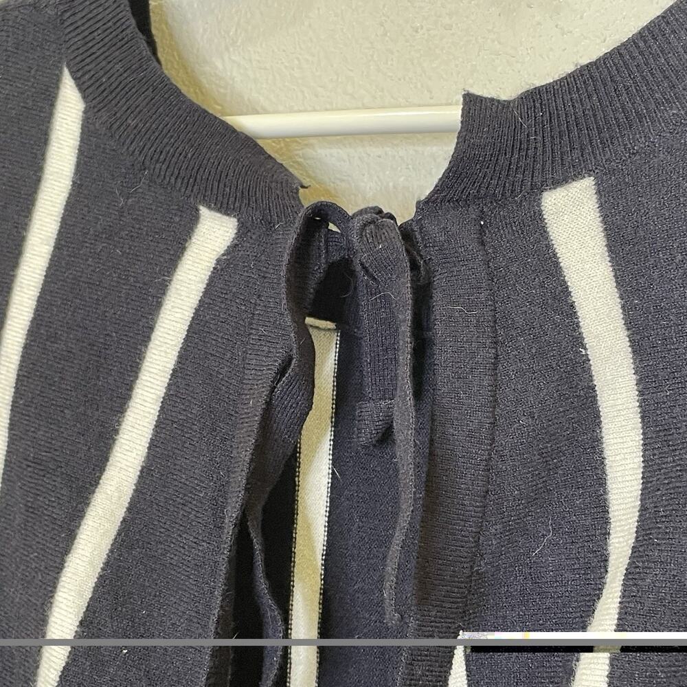 Umgee Tie Cross Back Sweater Womens Size Large Navy Blue White Horizontal Stripe - Picture 5 of 8